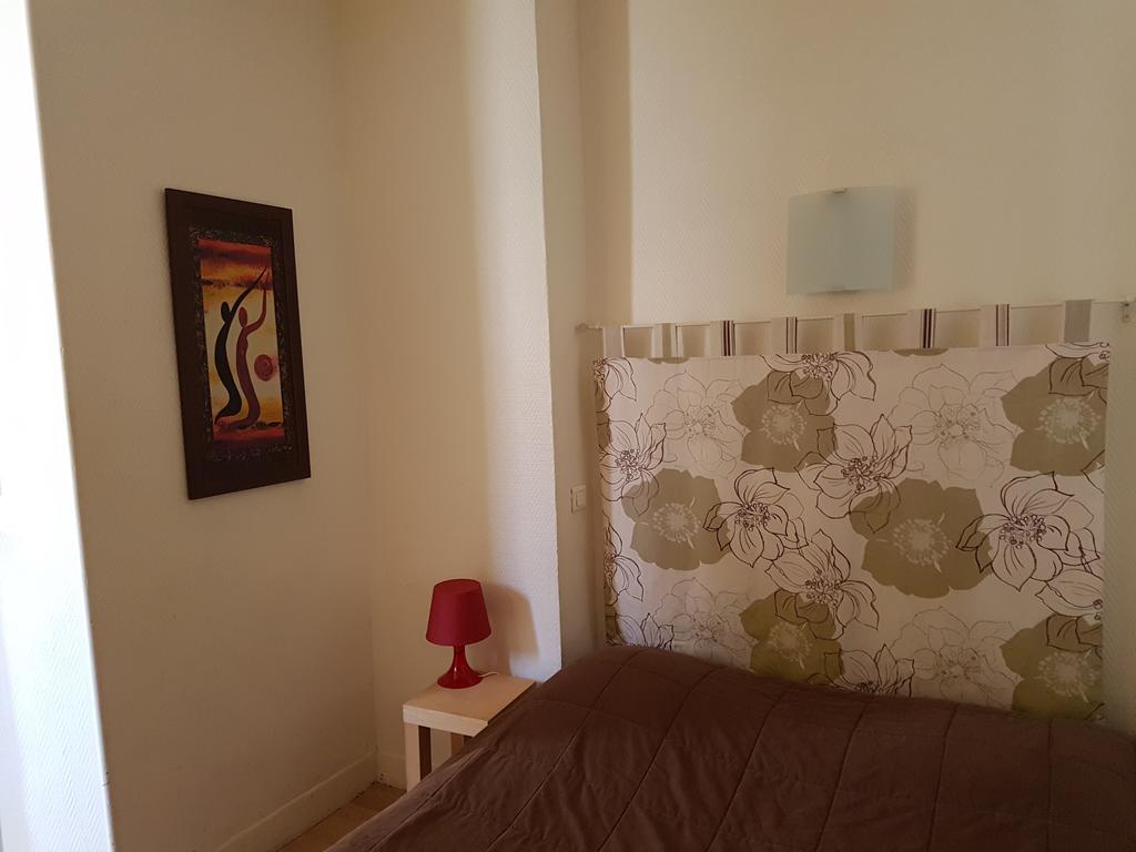 Hotel Des Poetes Avec Parking Sur Reservation Béziers Kültér fotó